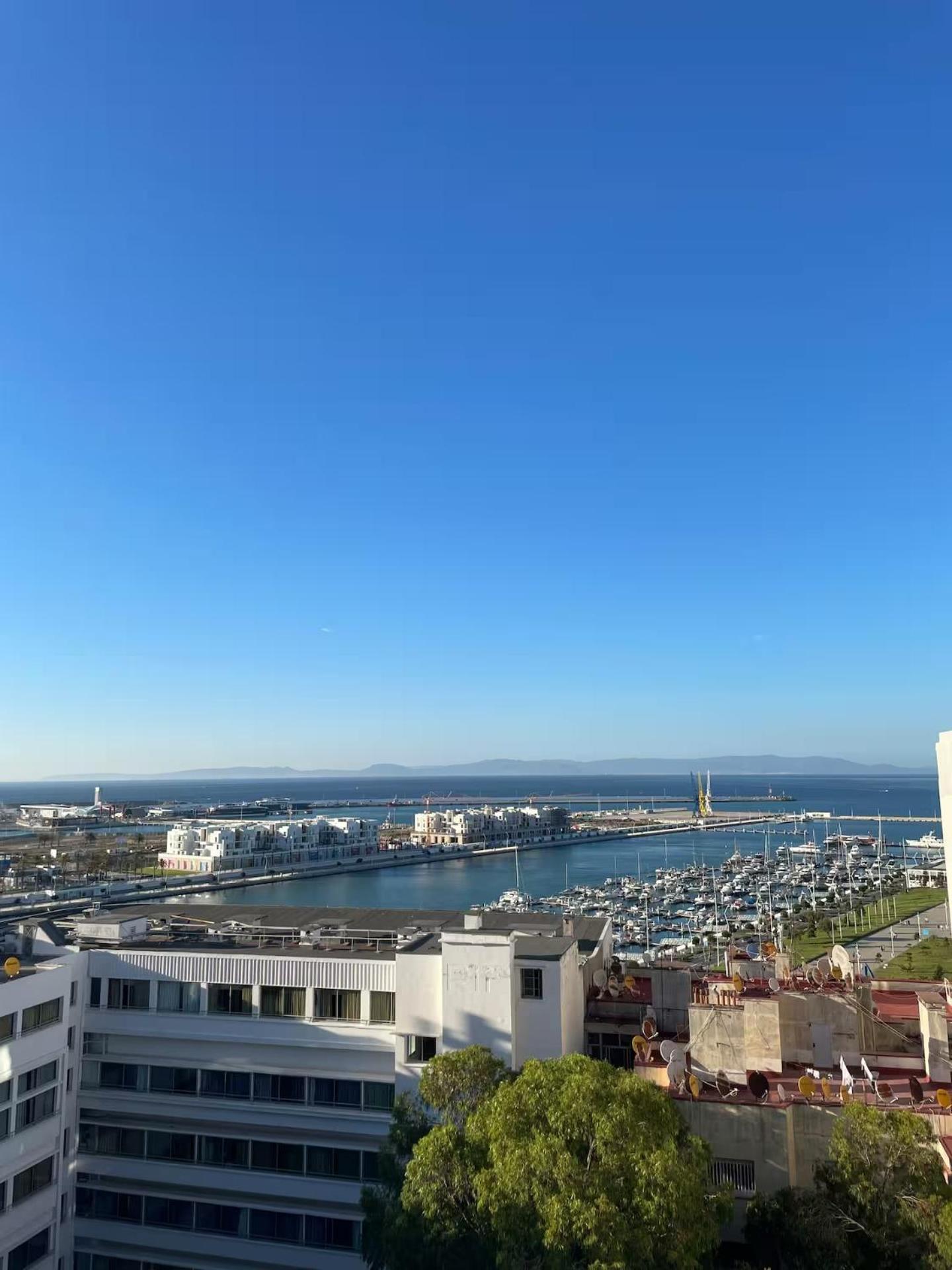 Beautiful 3-Bedroom Apt In The Heart Of タンジェ エクステリア 写真